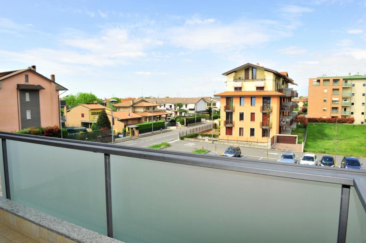 Moderno Trilocale Laura Apartment Dalmine Bagian luar foto