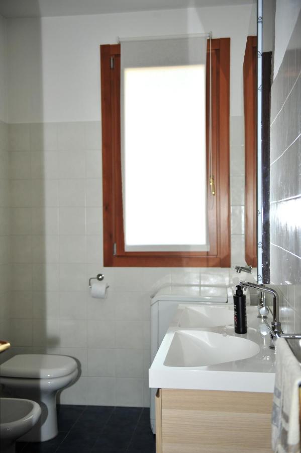 Moderno Trilocale Laura Apartment Dalmine Bagian luar foto