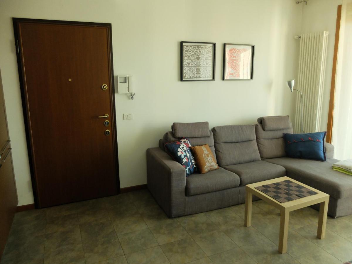 Moderno Trilocale Laura Apartment Dalmine Bagian luar foto